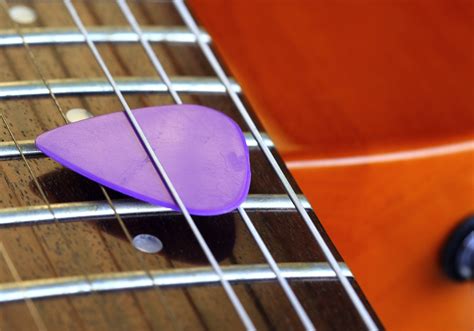 What Guitar Pick Should I Use? - Learn To Play Music Blog