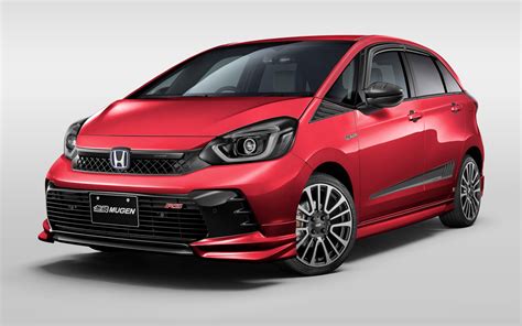 Japan’s Honda Fit RS Looks Like A Type R With Mugen’s New Bodykit ...