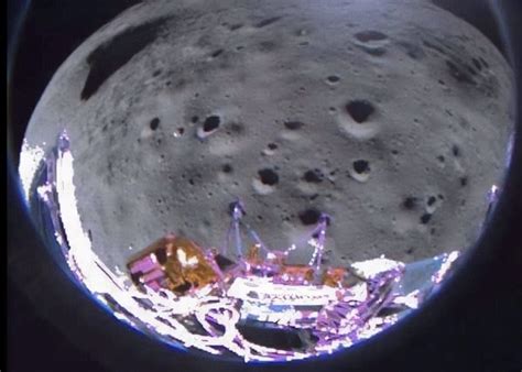 Moon Landing Photo Captures U.S. Spacecraft Right After tipping