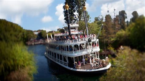 Mark Twain Riverboat | Rides & Attractions | Disneyland Park ...