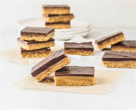 Easy Chocolate Caramel Bars - The Itsy-Bitsy Kitchen