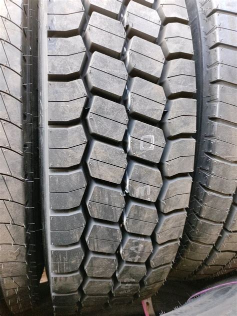 Truck Bridgestone Tyre, Tyre Size: 10.00R20 at best price in Jaipur | ID: 2849527518473