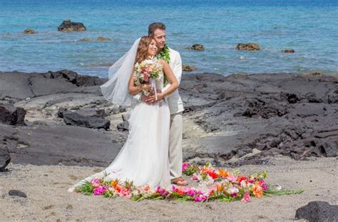 Hawaiian Wedding: Fill Your Ceremony with Emotion, Tradition ... and ...