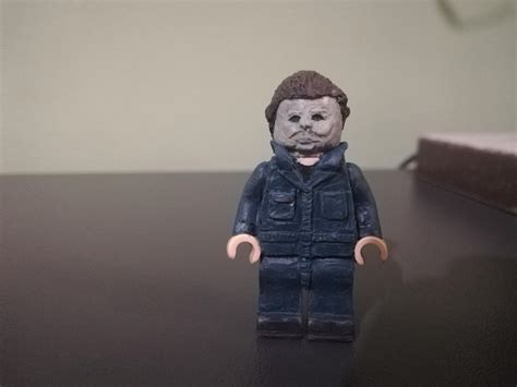 Custom LEGO Michael Myers minifigure from "Halloween (1978)" (Old fig) : r/just2good