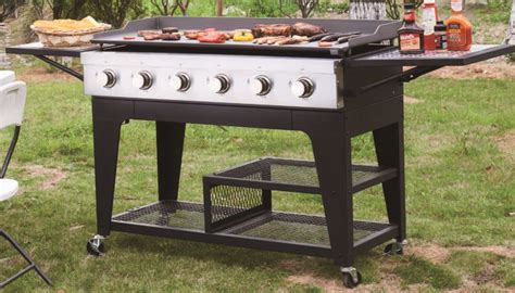 10 Best Outdoor Gas Griddles of 2022 (Reviews & Guide)