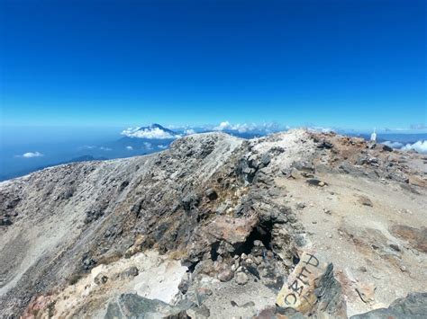 Climbing Volcan Tajumulco Without a Guide - Nomad Joseph