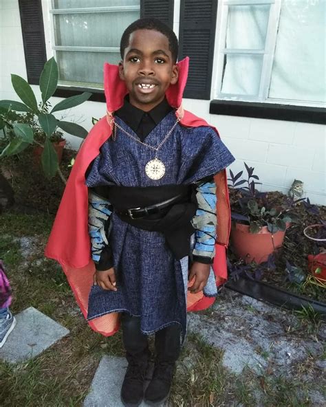 Kid D.i.y. Marvel comic Dr. Strange costume | Diy costumes kids, Dr ...