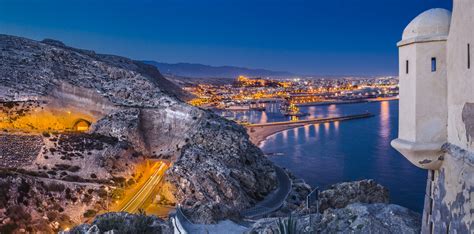 Descubre los mejores planes para hacer turismo en Almería