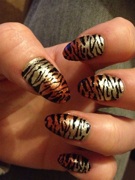 Tiger stripe/ animal print nail art | Animal print nails art, Nails ...