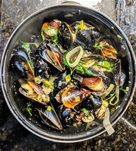 The Best French Mussels Recipe(I promise) - Scott Turman