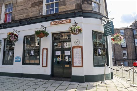 12 Best Edinburgh's West End Bars - Drink, Dine, Dance!