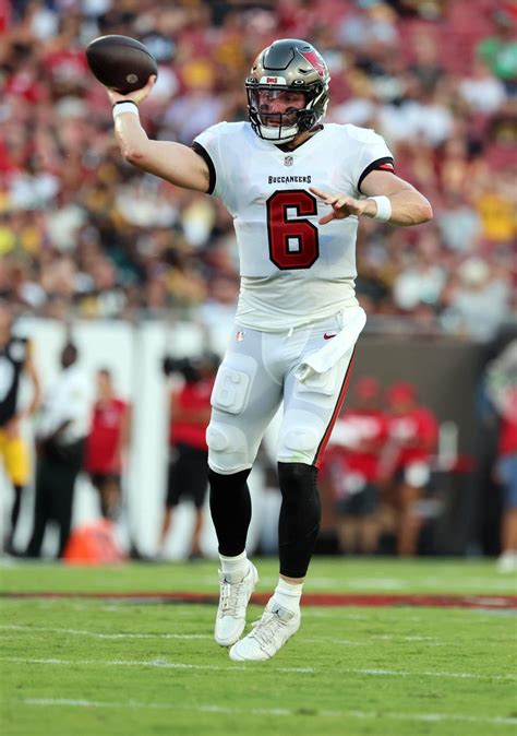 Baker Mayfield has sharp first outing for Buccaneers in preseason loss ...