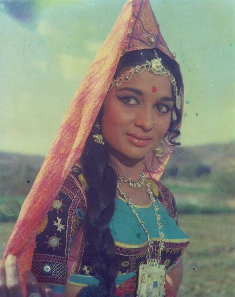 Mera Gaon Mera Desh (1971) Photo Gallery: Posters & Movie Stills, Event ...