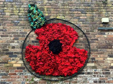 Remembrance Sunday 2023 poppy wreath at... © L S Wilson cc-by-sa/2.0 ...