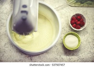 Process Whipping Egg Whites Hand Mixer Stock Photo 537507433 | Shutterstock