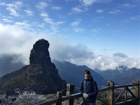 Fanjingshan - A temple on top of the world - Where Ali Goes