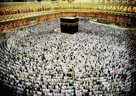 Kaaba In Mecca, Muslim People Praying by Zurijeta