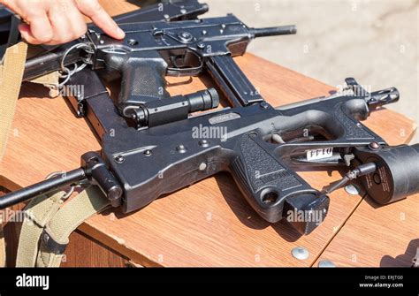 Russian firearms. Submachine gun PP-2000 Stock Photo - Alamy