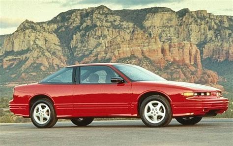 1997 Oldsmobile Cutlass Supreme Review & Ratings | Edmunds