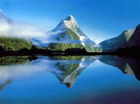 Download Beautiful Mountain Water Reflection Picture | Wallpapers.com