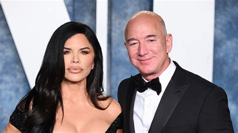 Jeff Bezos’s Fiancée Says She Blacked Out When He Proposed With a 30 ...