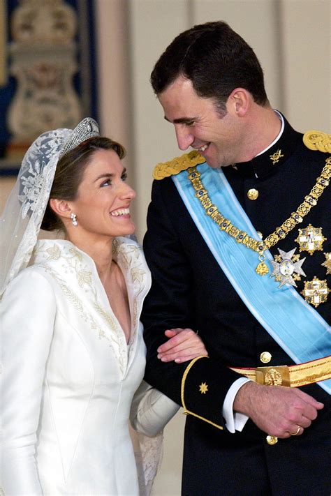 La reina Letizia y todo sobre la joyería que usó el día que se casó | Vogue