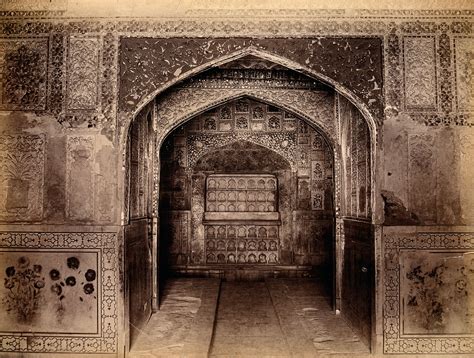 File:Interior of the Taj Mahal, India Wellcome V0037719.jpg - Wikimedia Commons
