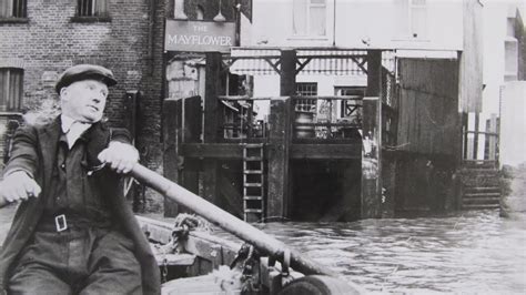 The Weekend Millionaires - An Oral History of the Thames Lightermen - YouTube