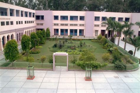 Dav College Jalandhar -Admissions 2022, Ranking, Placement, Fee Structure