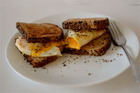 Easy Fried Egg Sandwich to Jump Start Your Day