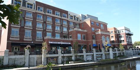 Naperville Hotels | Hotel Indigo Naperville Riverwalk