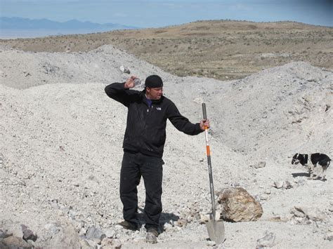 Gillespie Family: Geode Hunting in May