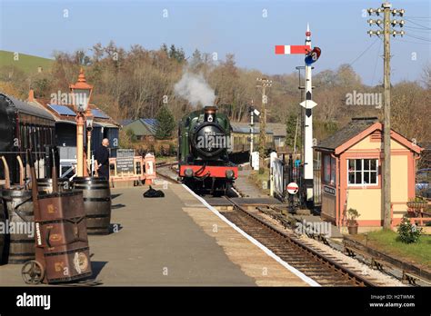 Staverton railway station hi-res stock photography and images - Alamy