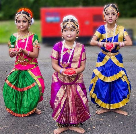 The Great 5 Reasons why should Children Learn Bharatanatyam