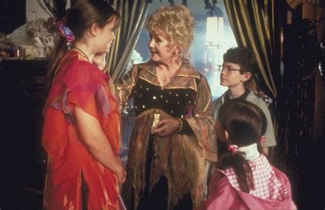 Halloweentown (1998) - Duwayne Dunham | Synopsis, Characteristics, Moods, Themes and Related ...