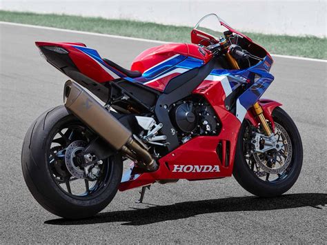 HONDA CBR1000RR-R FIREBLADE SP (2020-on) Review