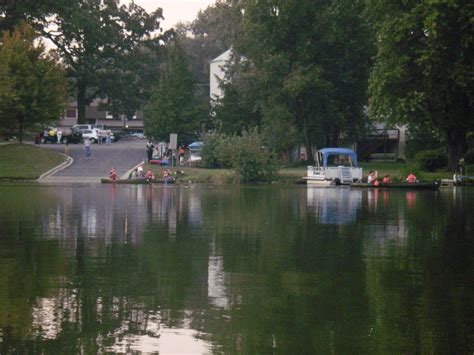 Northern Illinois Paddlers: Lake in the Hills, IL