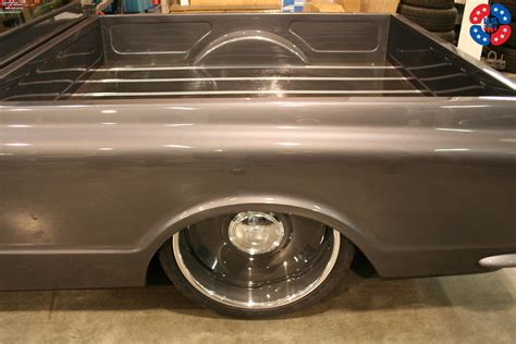 Chevrolet C-10 US Mags Plain Jane-U601 Wheels Gloss Grey w/ Chevy Rally Cap