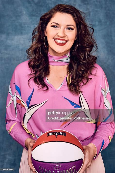 Stefanie Dolson of the Chicago Sky poses for portraits during the... Nachrichtenfoto - Getty Images