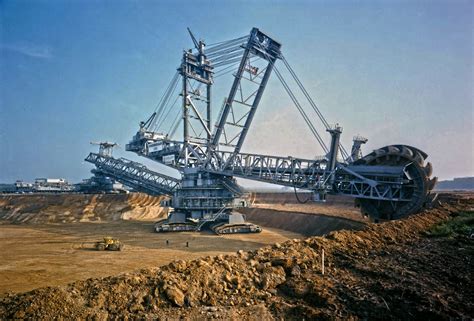 Bagger 293: The Heaviest Land Vehicle In The World • Lazer Horse