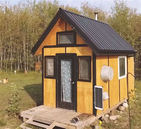 This Family Built Their Off Grid Tiny Cabin in Just 12 Days - Off Grid ...