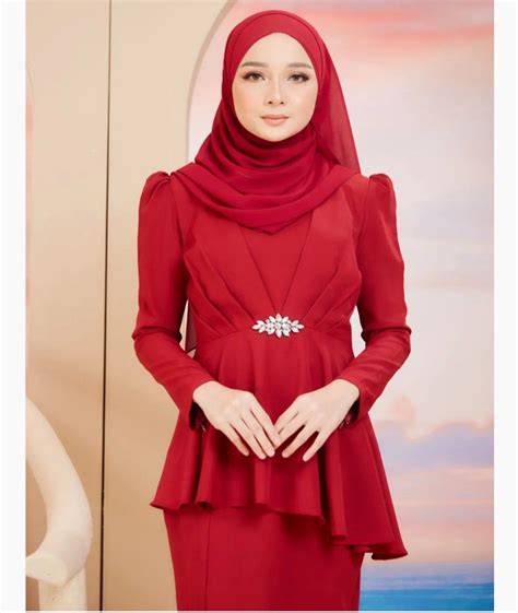 BAJU RAYA 2023 MARROON, Women's Fashion, Muslimah Fashion, Baju Kurung & sets on Carousell