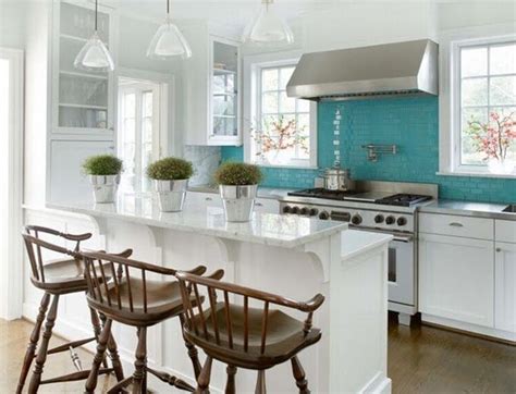 Cocina con pared azul Cottage Kitchen, White Kitchen, Kitchen Dining Room, New Kitchen, Modern ...