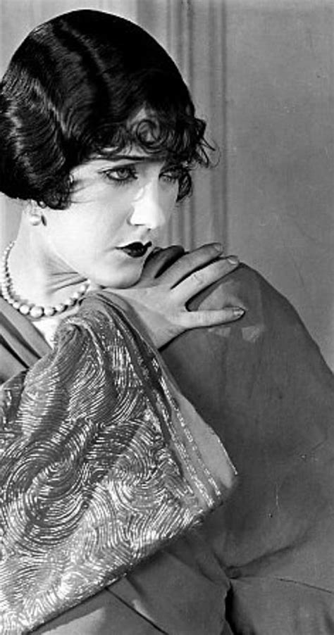 Gloria Swanson - Biography, Height & Life Story | Super Stars Bio