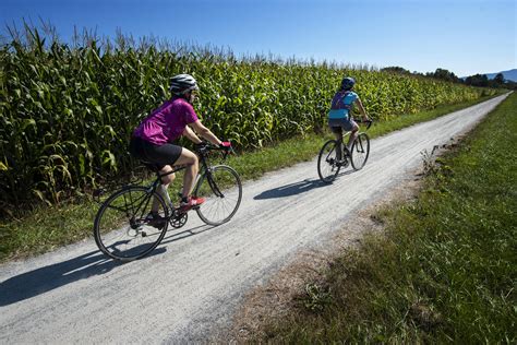 New section of Lamoille Valley Rail Trail opens between Sheldon and Highgate - VTDigger