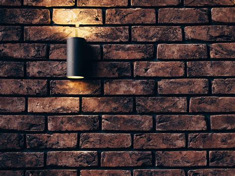 How to light a brick wall?