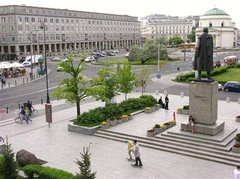 Obraz - Plac Trzech Krzyży widok od strony pomnika Witosa.JPG | Wszystko o Warszawie | FANDOM ...