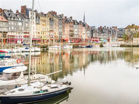 Vieux Port Honfleur (05), Normandie, France Photo stock - Image du histoire, repère: 75132486