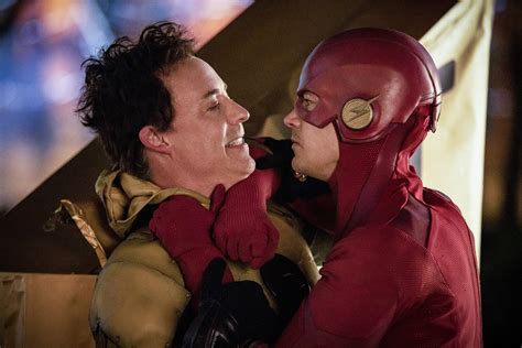 The Flash Season 5 Finale Has a Big Crisis Reveal - TV Guide