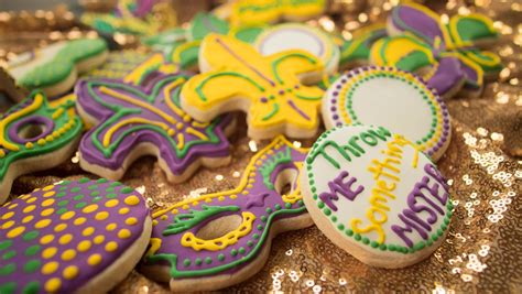 Order our Mardi Gras cookies now on Etsy! #sassypantstreatsandsweets Mardi Gras Party, Party ...